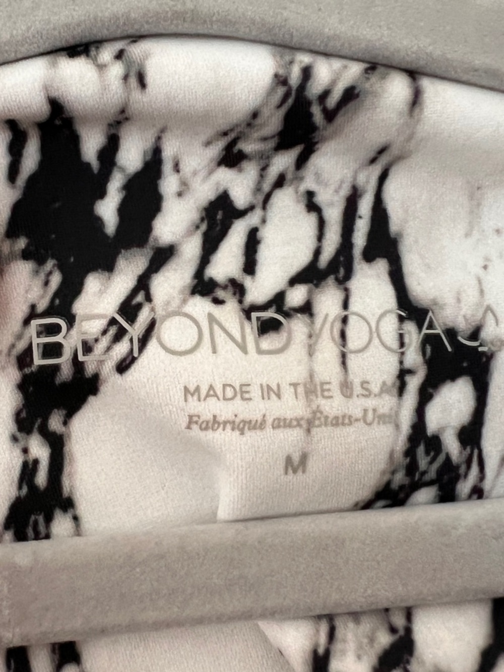 Beyond yoga M White Marble Print High-Waist Leggings - Picture 4 of 12